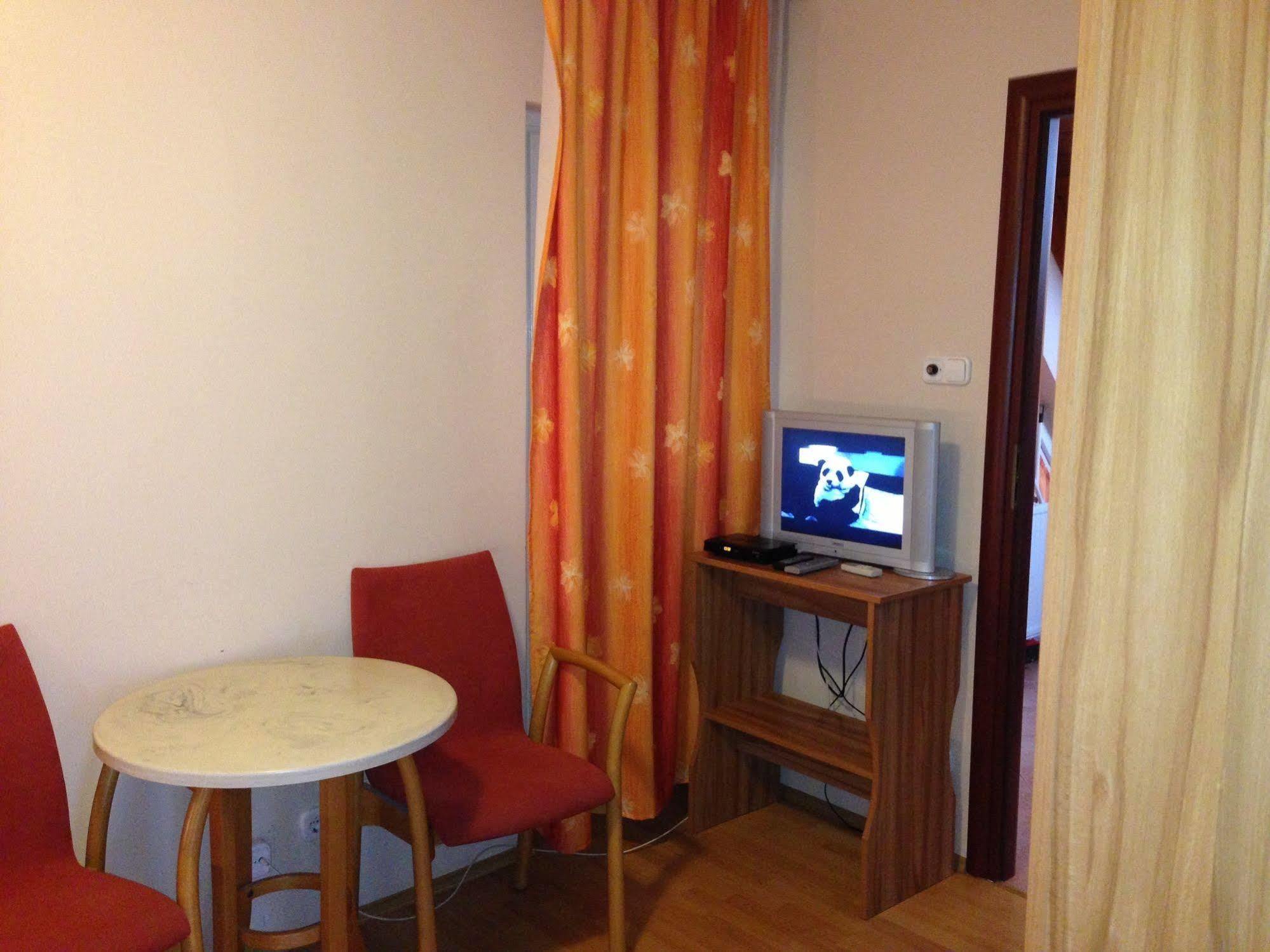 Kálvin Vendégszobák Debrecen Esterno foto