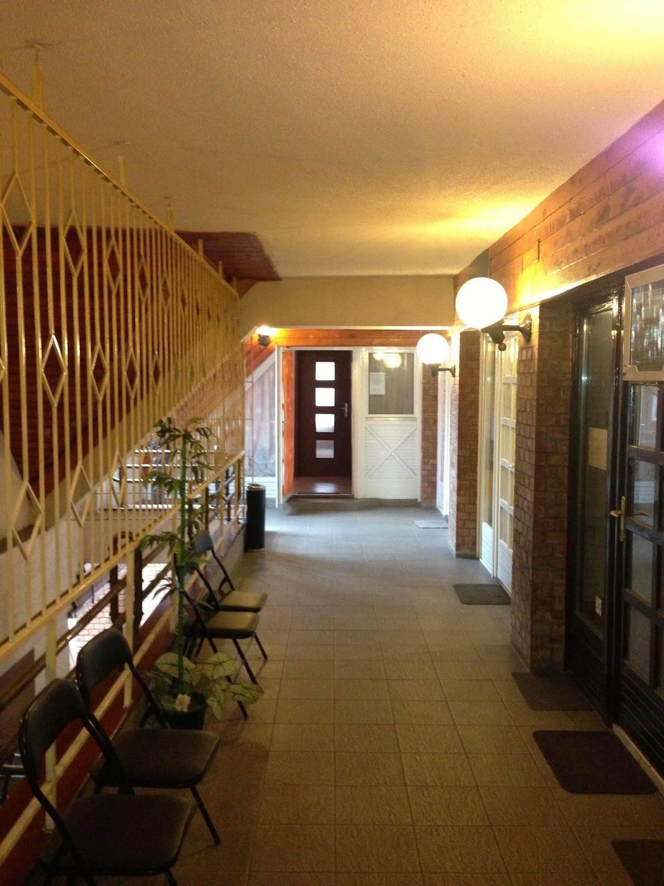Kálvin Vendégszobák Debrecen Esterno foto